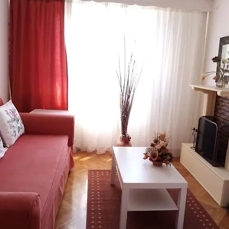 Sylvia' S Apartments-2